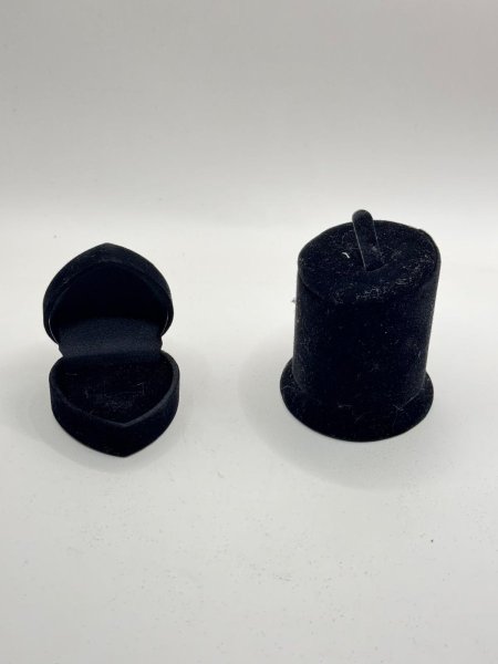 علبة خواتم مخمل